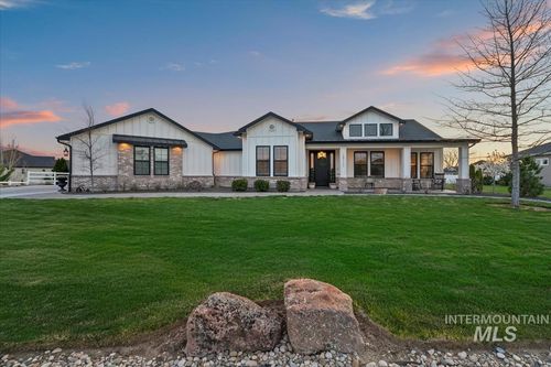 15111 Pinehurst Way, Caldwell, ID, 83607-7621 | Card Image