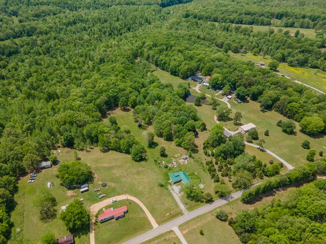 2724 She Boss Rd, House other with 2 bedrooms, 2 bathrooms and 4 parking in Duck River TN | Image 22
