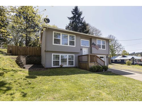 885 Sw Pioneer Dr, Willamina, OR, 97396-2815 | Card Image