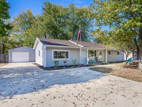 801 Maxine Dr, Ossian, IN, 46777-8903 | Card Image