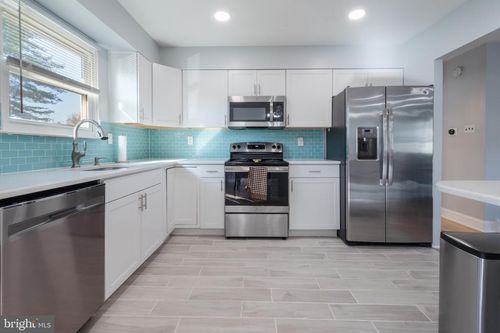 28 Scammell Dr, BROWNS MILLS, NJ, 08015-3723 | Card Image