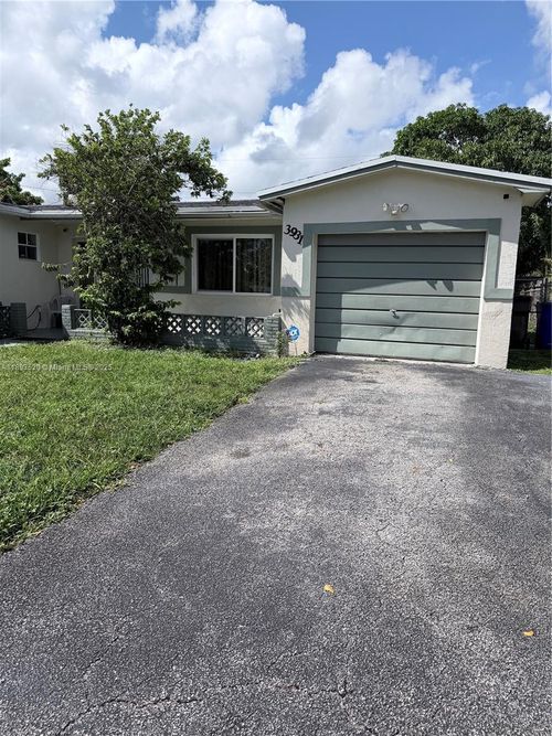 3931 Nw 32nd Ave, Lauderdale Lakes, FL, 33309-4901 | Card Image