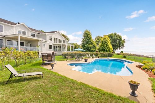 12549 Rue Notre-Dame O, Trois-Rivières, QC, G9B6X3 | Card Image