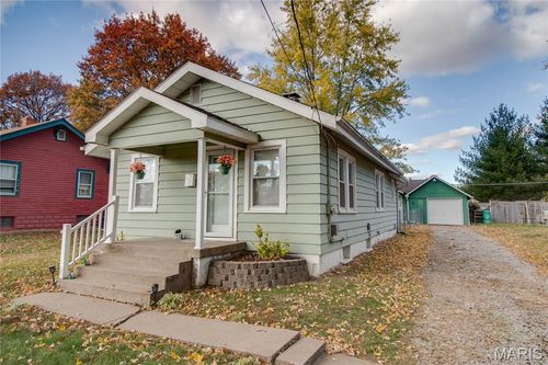 3512 Wickenhauser Ave, Alton, IL, 62002-2117 | Card Image