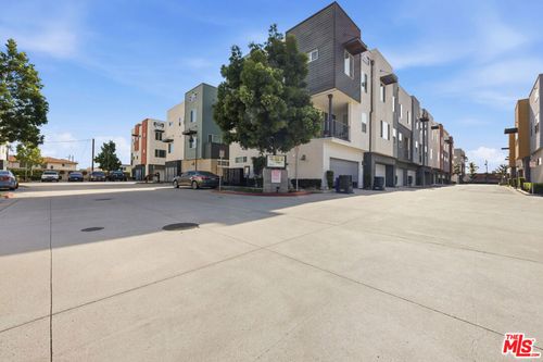 704-9942 W Artesia Blvd, Compton, CA, 90220-5515 | Card Image