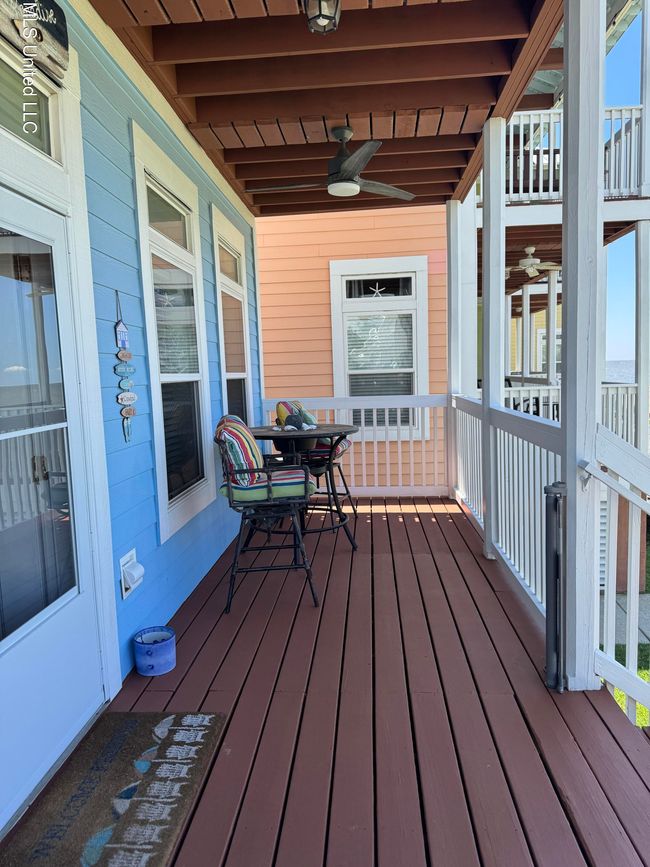 Front of home | Image 5