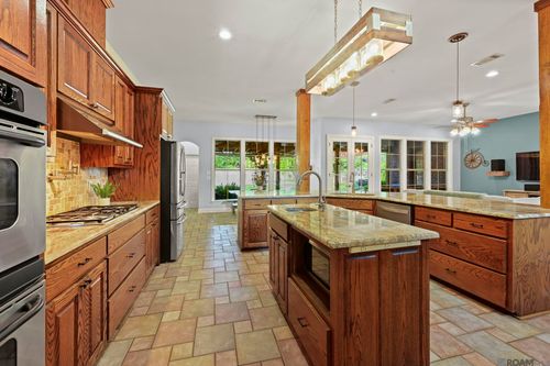 16319 Winding Ridge Ave, Prairieville, LA, 70769 | Card Image