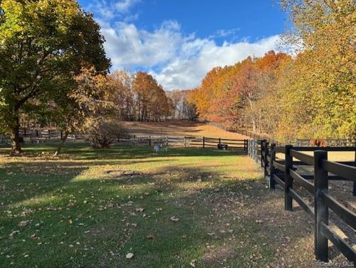 71 Frost Rd, Rhinebeck, NY, 12572-2827 | Card Image