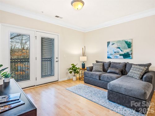 726 Appeldoorn Cir, Asheville, NC, 28803-6110 | Card Image