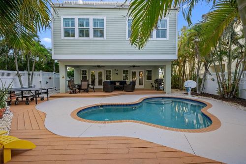 704 Gladiolus Dr, ANNA MARIA, FL, 34216 | Card Image
