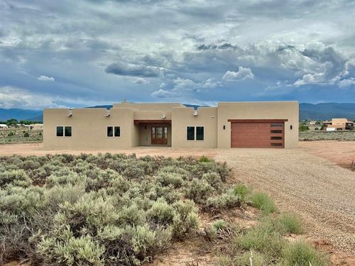 17 Camino Campana, Ranchos De Taos, NM, 87557-7927 | Card Image