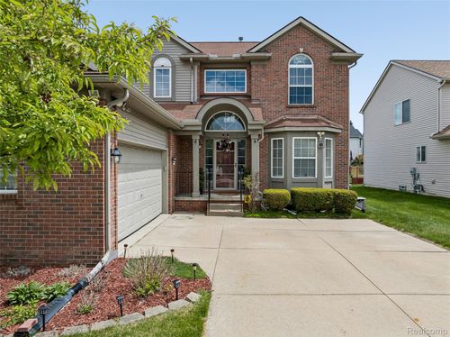 216 Tucker St, Pontiac, MI, 48341-1094 | Card Image