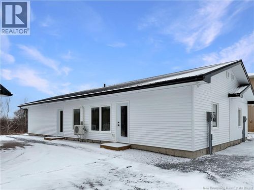 3 Berryman St, Saint John, NB, E2J0E4 | Card Image