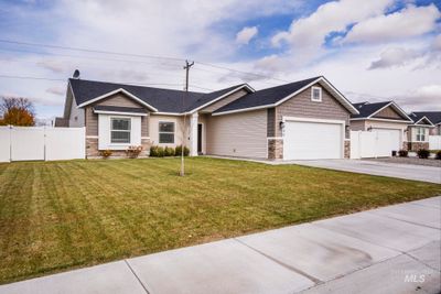 960 Oakridge Road, House other with 4 bedrooms, 2 bathrooms and 2 parking in Kimberly ID | Image 2