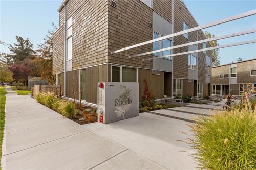 105-1720 Fairfield Rd, Victoria, BC, V8S1G3 | Card Image