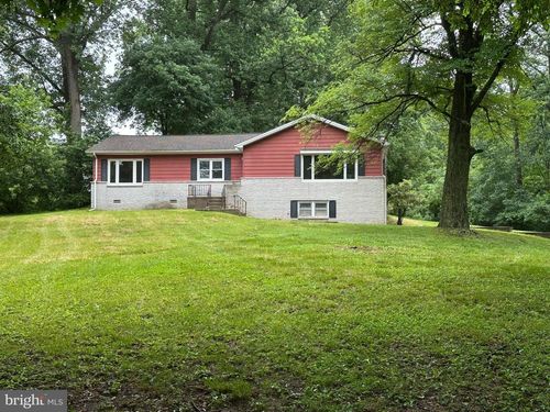 4031 Snavely Rd, ELIZABETHTOWN, PA, 17022-8615 | Card Image
