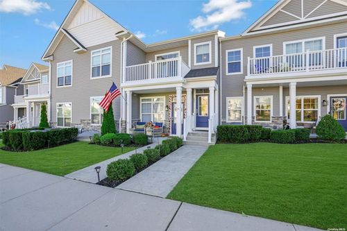 295-295 Silver Timber Dr, Yaphank, NY, 11980-2069 | Card Image