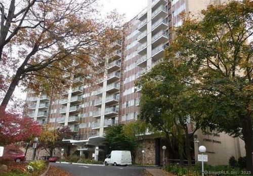 apt-3m-30 Woodland St, Hartford, CT, 06105-2303 | Card Image