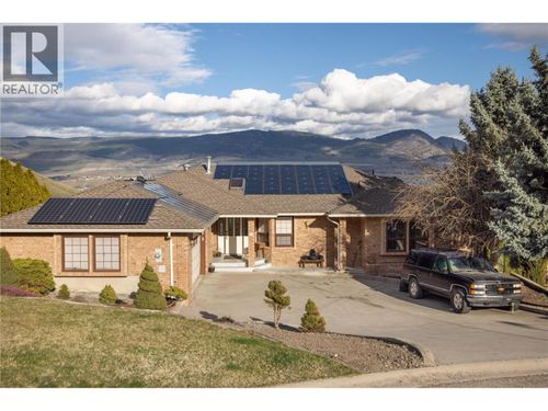 727 Cassiar Cres, Kelowna, BC, V1V1M7 | Card Image