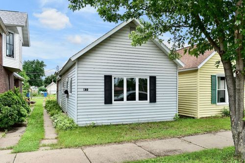 971 E Sanborn St, Winona, MN, 55987-4766 | Card Image