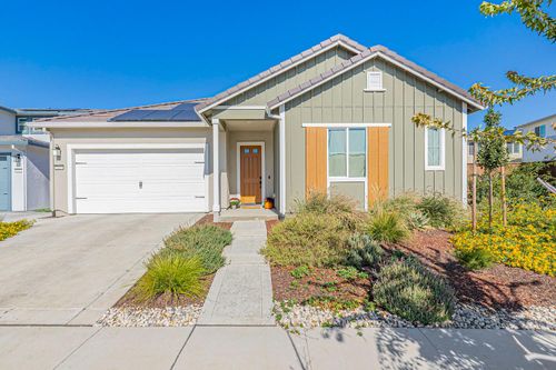 2021 Santos St, Woodland, CA, 95776-5630 | Card Image
