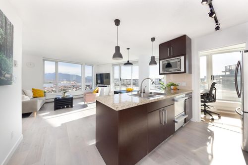 3705-188 Keefer Pl, Vancouver, BC, V6B0J1 | Card Image