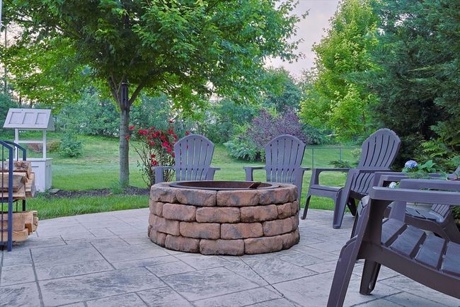 98 Robinette Rd, House other with 4 bedrooms, 3 bathrooms and 6 parking in Stoughton MA | Image 9