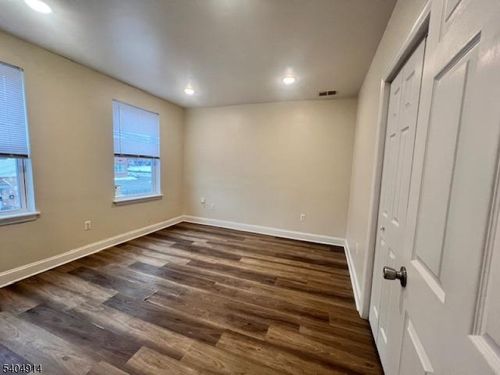 12 Seeley St, Paterson, NJ, 07501-3112 | Card Image