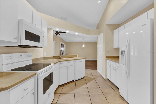 66 Hickory Loop, House other with 3 bedrooms, 2 bathrooms and null parking in OCALA FL | Image 12
