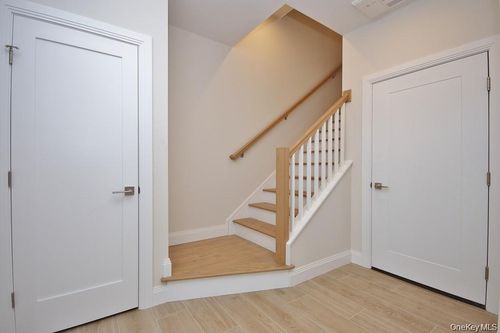 34 Andrews Ln, Sleepy Hollow, NY, 10591-2220 | Card Image