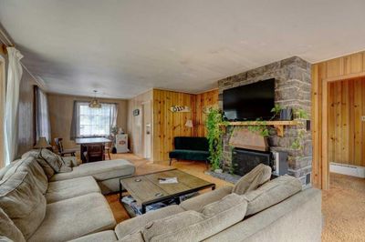 119 Wolverine St, House detached with 6 bedrooms, 2 bathrooms and 1 parking in Banff AB | Image 3