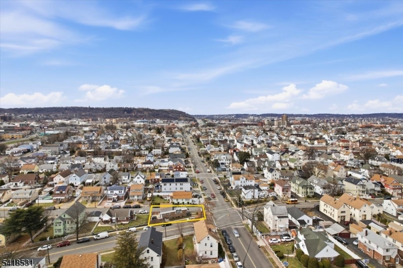 Commercial Sale in Paterson City 5