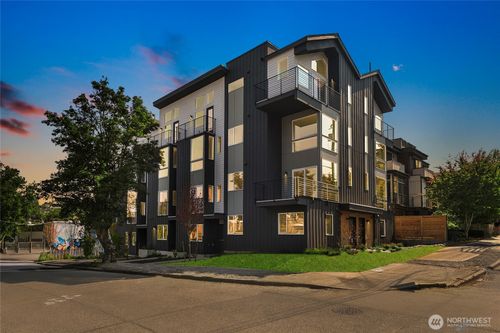 2019 W Bertona St, Seattle, WA, 98199-2314 | Card Image