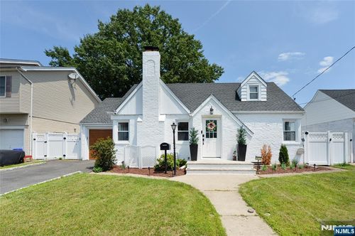 612 Beech Ave, Saddle Brook, NJ, 07663-4428 | Card Image
