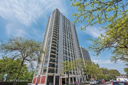 209b-1455 N Sandburg Terrace, Chicago, IL, 60610 | Card Image