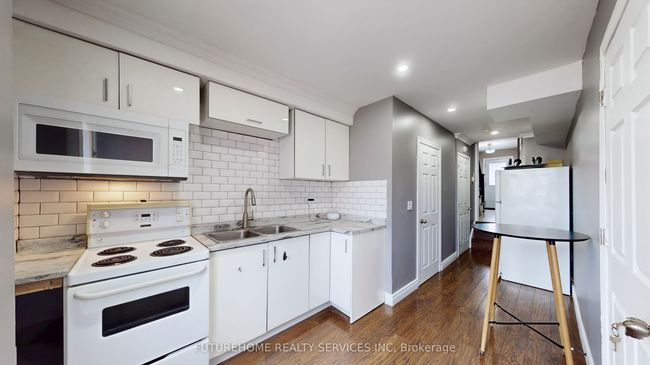 83 Sprucedale Way, Condo with 4 bedrooms, 4 bathrooms and 1 parking in Whitby ON | Image 6