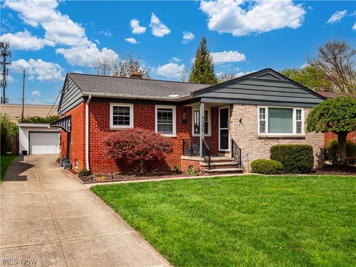 4466 W 215th St, Fairview Park, OH, 44126-2302 | Card Image