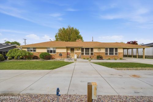 210 S 46th Ave, Yakima, WA, 98908 | Card Image