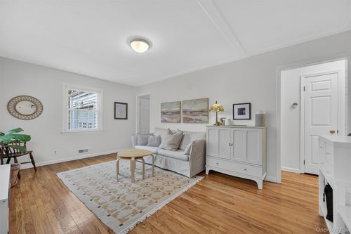 114 Chestnut Dr, New Windsor, NY, 12553-6619 | Card Image