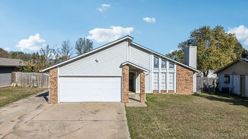 467 W 147th Pl S, Glenpool, OK, 74033-4348 | Card Image