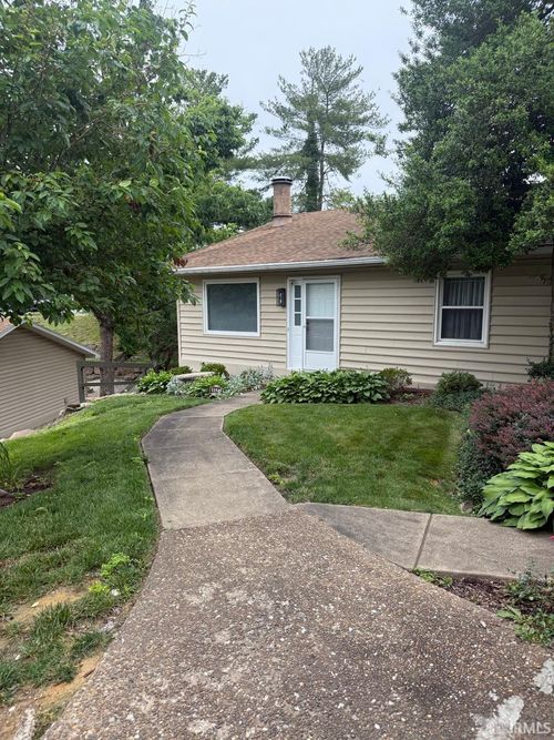 11545 Village Dr, Evansville, IN, 47725-9282 | Card Image