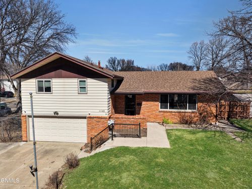1148 S Highland Acres Rd, Bismarck, ND, 58501-2435 | Card Image