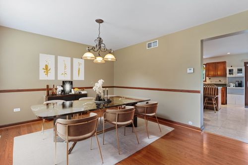 377 Blackfoot Dr, Bolingbrook, IL, 60490-5525 | Card Image