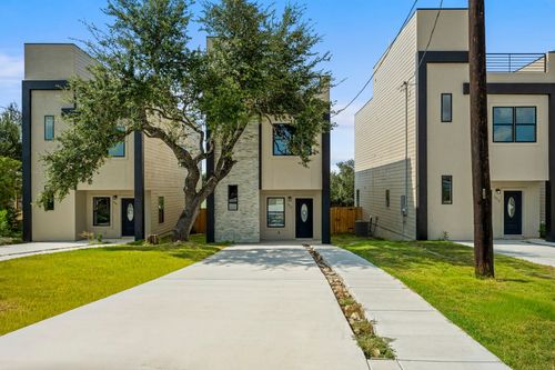 650 Canyon Circle Dr, Canyon Lake, TX, 78133-2894 | Card Image