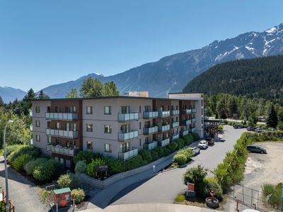 208 - 7350 Crabapple Crt, Condo with 1 bedrooms, 1 bathrooms and 1 parking in Pemberton BC | Image 1