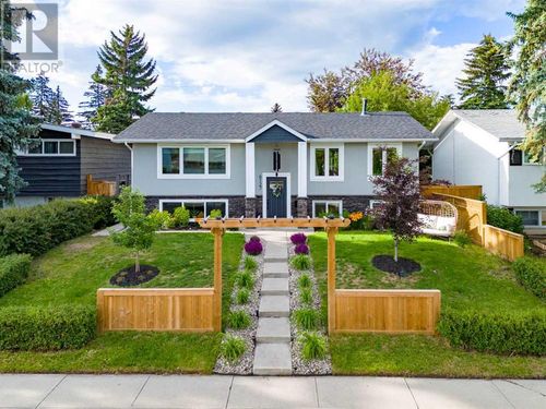 6127 Longmoor Way Sw, Calgary, AB, T3E5Z8 | Card Image