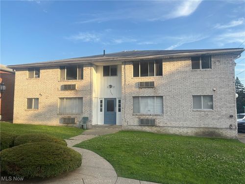 apt-12-2000 Woodlawn Ave Nw, Canton, OH, 44708-2172 | Card Image