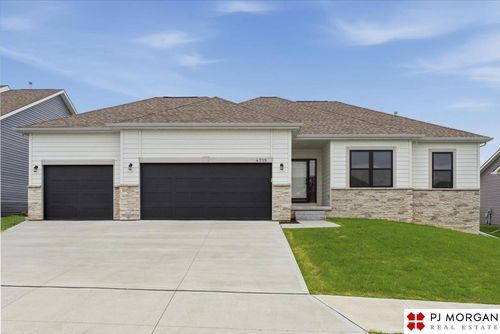 4715 N 210th Ave, Elkhorn, NE, 68022-4333 | Card Image