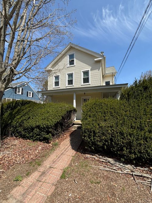 341 Woodstock Ave, Putnam, CT, 06260-1015 | Card Image