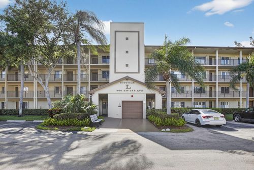 305l-900 Sw 142nd Ave, Pembroke Pines, FL, 33027-3575 | Card Image
